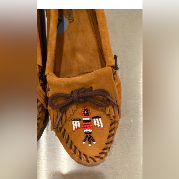 Minnetonka Women’s Thunderbird “Animikii” Hardsole – Moccasins - Picture 8 of 8